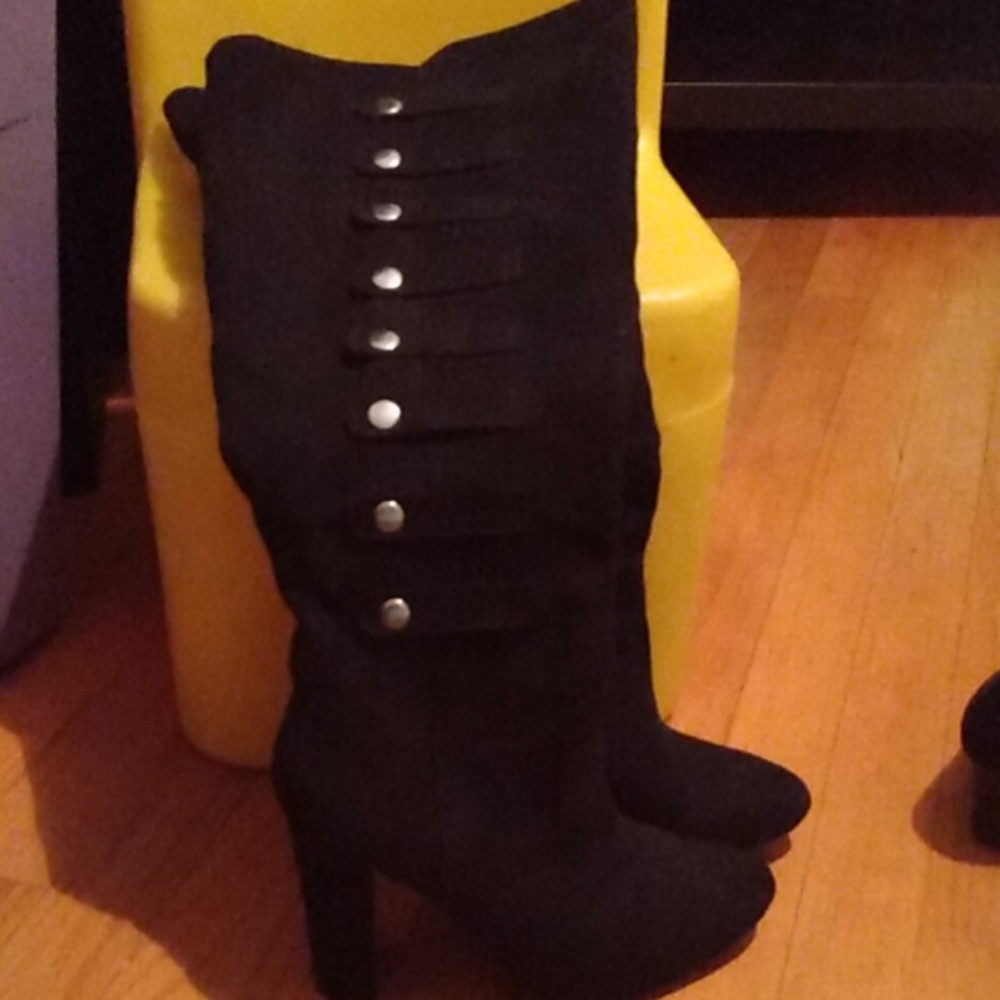 Black boots
